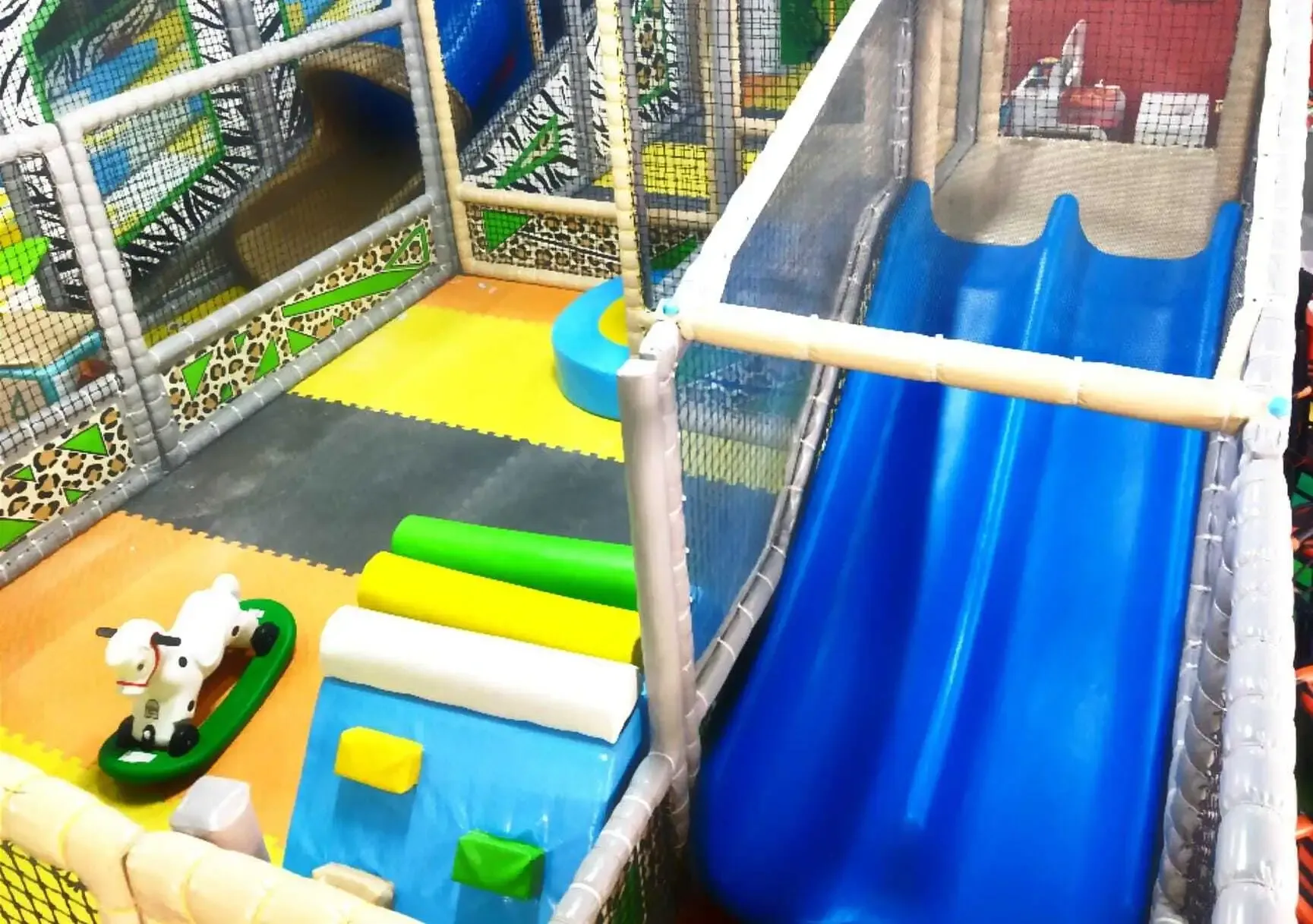 Dedicated soft play area for babies and toddlers at Tigre Feliz